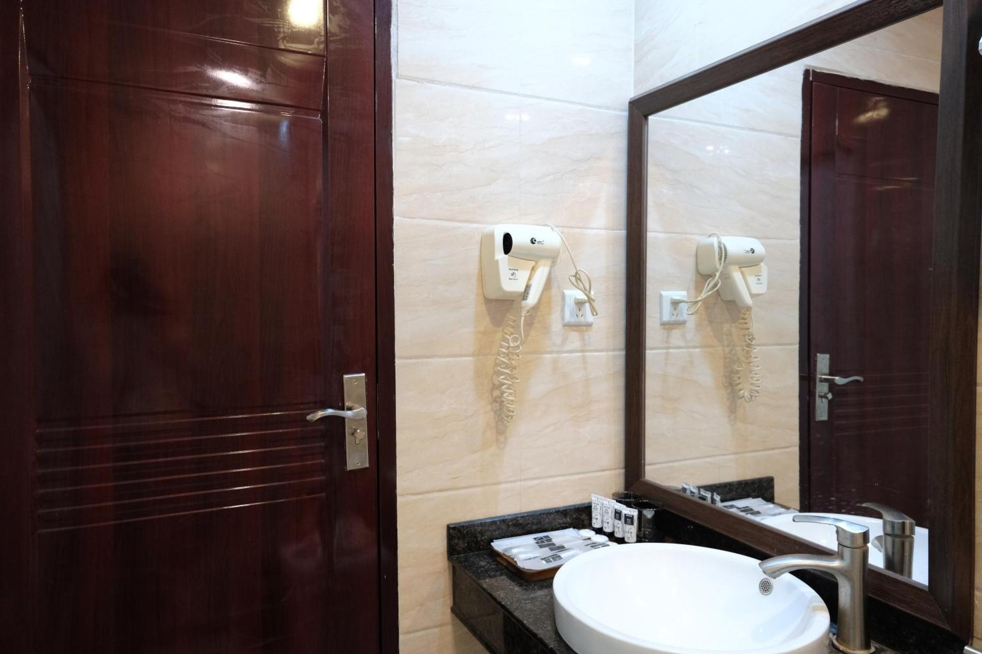 Huahang Hotel - Guangzhou Baiyun International Airport - Free Airport Shuttle Bus Εξωτερικό φωτογραφία