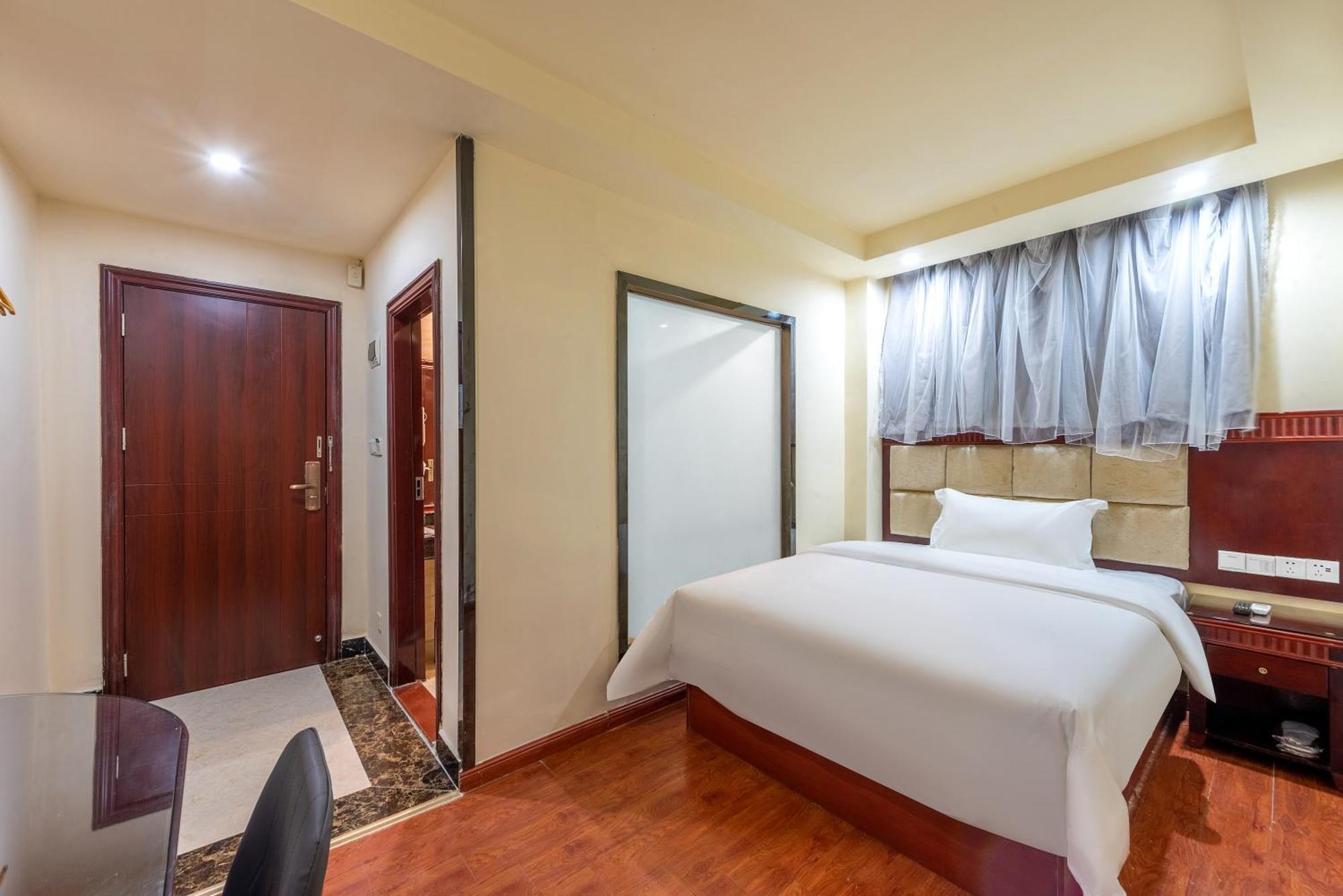 Huahang Hotel - Guangzhou Baiyun International Airport - Free Airport Shuttle Bus Εξωτερικό φωτογραφία